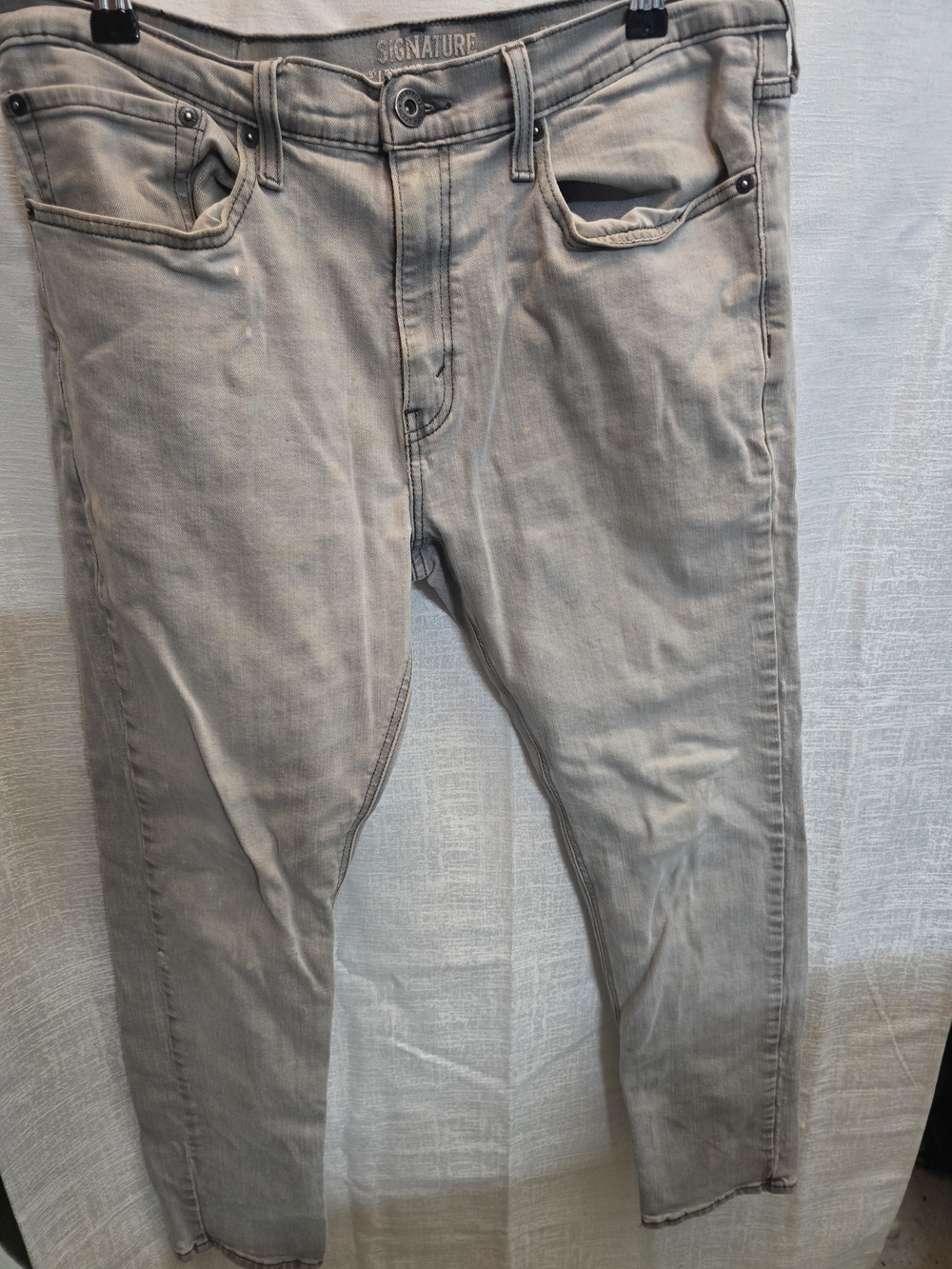 Signature Men’s Light Gray Jeans - Slim Fit